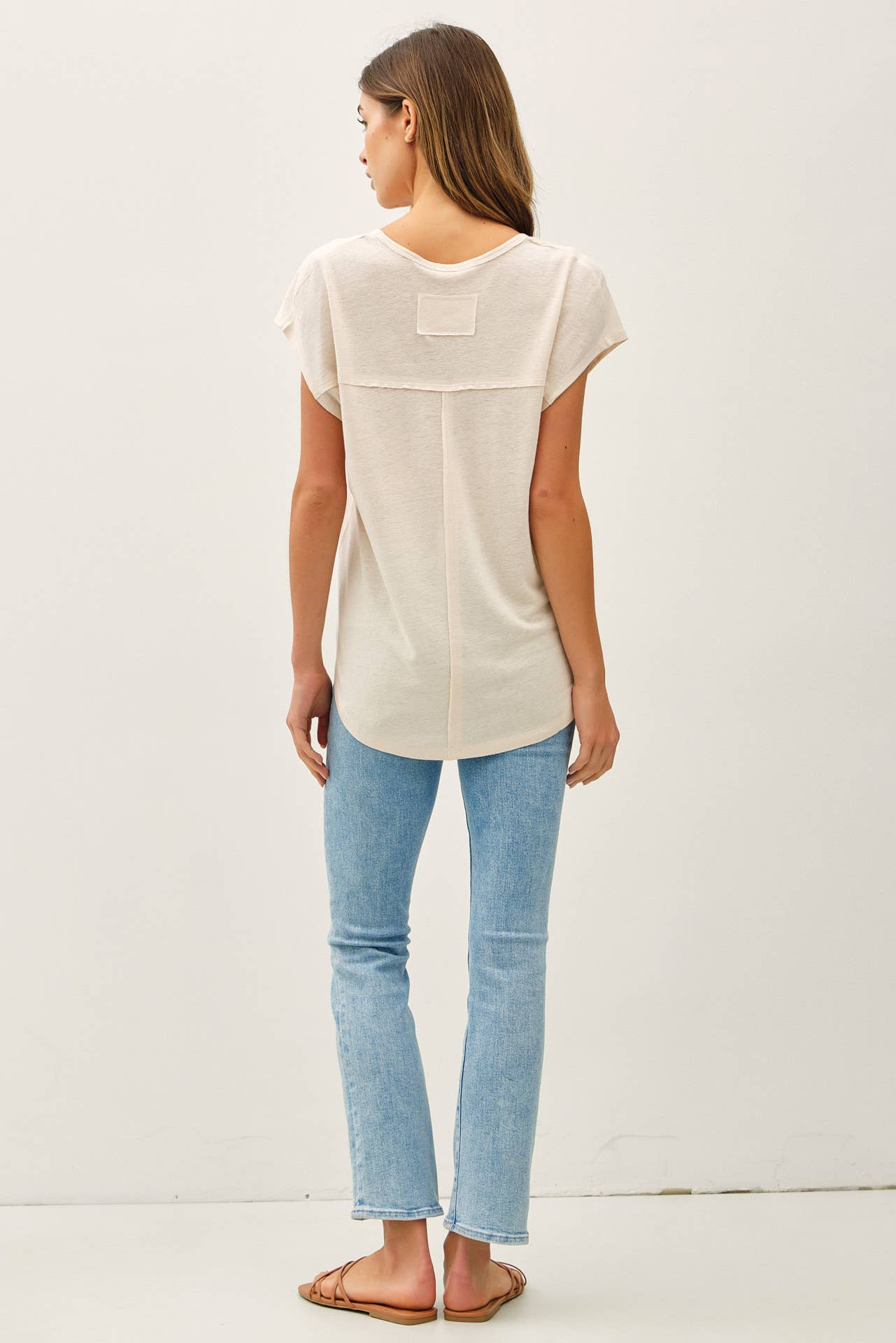 Be Cool V-Neck Linen Tee